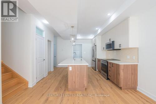 317 Mullighan Gardens, Smith-Ennismore-Lakefield, ON - Indoor Photo Showing Kitchen