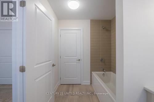 317 Mullighan Gardens, Smith-Ennismore-Lakefield, ON - Indoor Photo Showing Bathroom