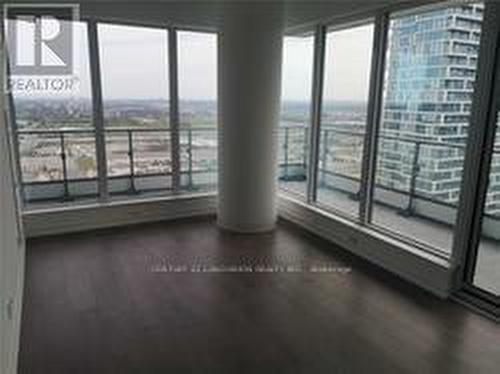 4809 - 950 Portage Parkway, Vaughan, ON - Indoor Photo Showing Other Room