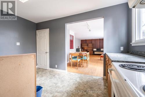 4207-13 Drummond Road, Niagara Falls (212 - Morrison), ON - Indoor Photo Showing Kitchen