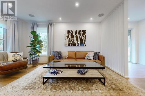 27 Boulding Drive, Aurora, ON - Indoor Photo Showing Living Room