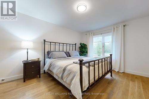 27 Boulding Drive, Aurora, ON - Indoor Photo Showing Bedroom