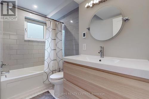 27 Boulding Drive, Aurora, ON - Indoor Photo Showing Bathroom