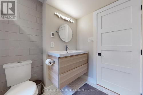 27 Boulding Drive, Aurora, ON - Indoor Photo Showing Bathroom