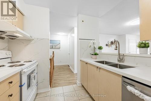 85 Sunrise Drive, Markham, ON - Indoor Photo Showing Kitchen With Double Sink