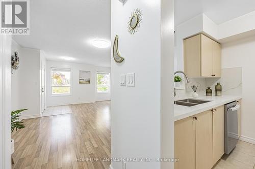 85 Sunrise Drive, Markham, ON - Indoor Photo Showing Kitchen With Double Sink