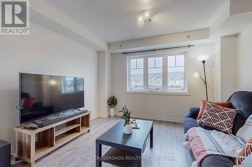 56 Artania Street, Oshawa, ON - Indoor Photo Showing Living Room