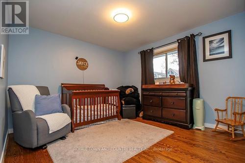 9 Deane Street N, Kawartha Lakes (Omemee), ON - Indoor Photo Showing Bedroom