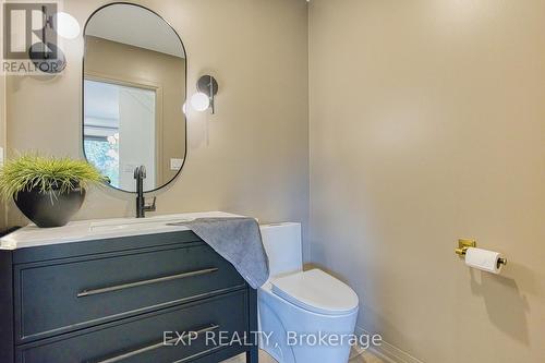 11 Nelles Road N, Grimsby, ON - Indoor Photo Showing Bathroom