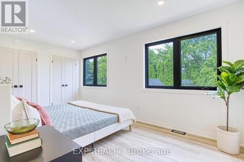 11 Nelles Road N, Grimsby, ON - Indoor Photo Showing Bedroom