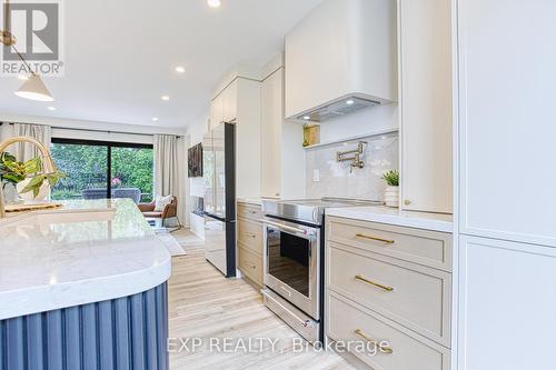 11 Nelles Road N, Grimsby, ON - Indoor Photo Showing Kitchen