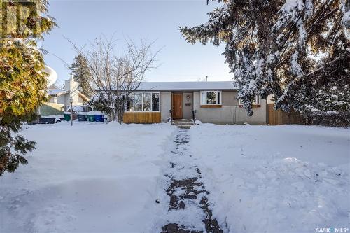 6 Macdonald Crescent, Saskatoon, SK - Outdoor