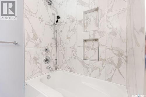 6 Macdonald Crescent, Saskatoon, SK - Indoor Photo Showing Bathroom