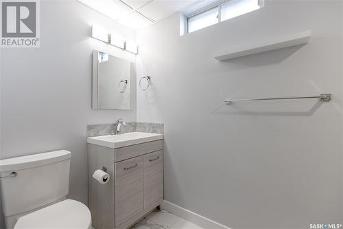 6 Macdonald Crescent, Saskatoon, SK - Indoor Photo Showing Bathroom