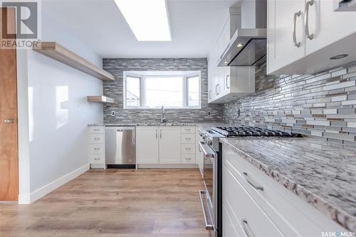 6 Macdonald Crescent, Saskatoon, SK - Indoor Photo Showing Kitchen With Upgraded Kitchen