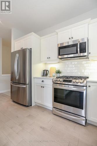 11 Cortland Terrace, St. Thomas, ON - Indoor Photo Showing Kitchen