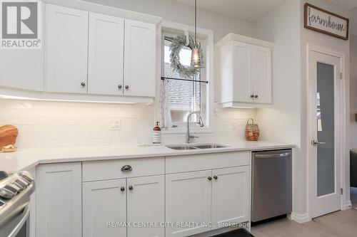 11 Cortland Terrace, St. Thomas, ON - Indoor Photo Showing Kitchen With Double Sink