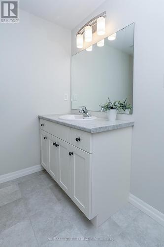 11 Cortland Terrace, St. Thomas, ON - Indoor Photo Showing Bathroom