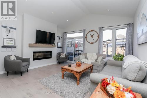 11 Cortland Terrace, St. Thomas, ON - Indoor Photo Showing Living Room With Fireplace