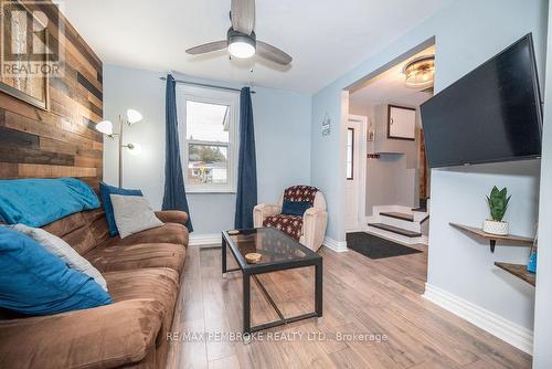 241 Forced Road, Pembroke, ON - Indoor Photo Showing Living Room