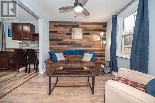 241 Forced Road, Pembroke, ON - Indoor Photo Showing Living Room