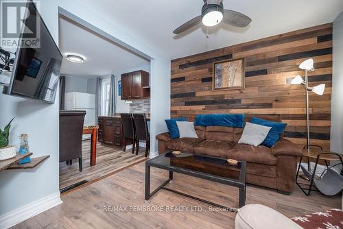 241 Forced Road, Pembroke, ON - Indoor Photo Showing Living Room