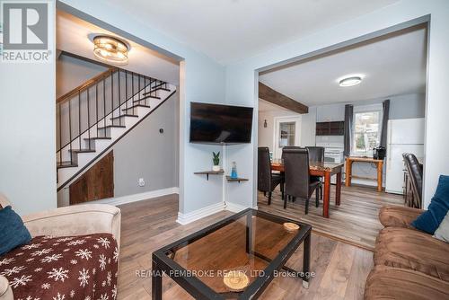 241 Forced Road, Pembroke, ON - Indoor Photo Showing Living Room