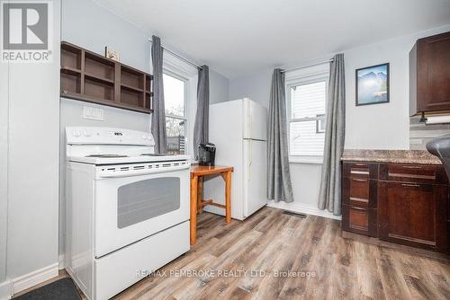 241 Forced Road, Pembroke, ON - Indoor Photo Showing Kitchen