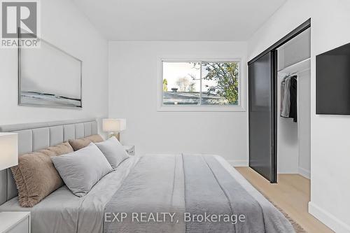 22 Whitehill Avenue, Ottawa, ON - Indoor Photo Showing Bedroom