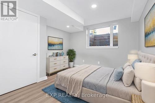 22 Whitehill Avenue, Ottawa, ON - Indoor Photo Showing Bedroom