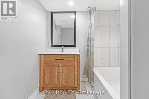 22 Whitehill Avenue, Ottawa, ON - Indoor Photo Showing Bathroom