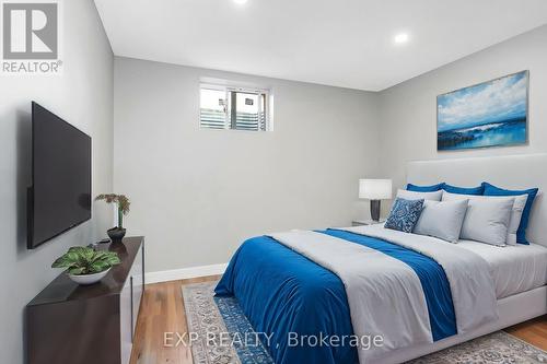 22 Whitehill Avenue, Ottawa, ON - Indoor Photo Showing Bedroom