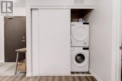 812 - 15 Queen Street E, Hamilton, ON - Indoor Photo Showing Laundry Room