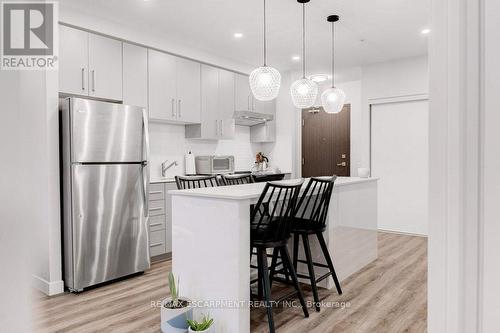 812 - 15 Queen Street E, Hamilton, ON - Indoor Photo Showing Kitchen With Stainless Steel Kitchen With Upgraded Kitchen