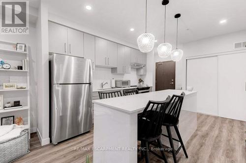 812 - 15 Queen Street E, Hamilton, ON - Indoor Photo Showing Kitchen With Stainless Steel Kitchen