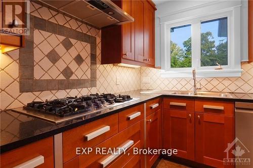 72 Delong Drive, Ottawa, ON - Indoor Photo Showing Kitchen With Upgraded Kitchen