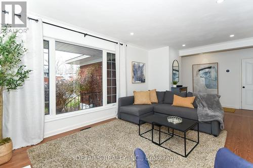 1782 Forman Avenue, Ottawa, ON - Indoor Photo Showing Living Room