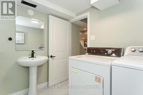 1782 Forman Avenue, Ottawa, ON - Indoor Photo Showing Laundry Room