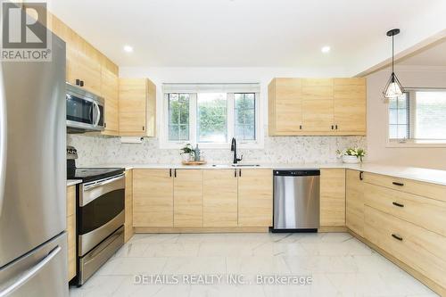 1782 Forman Avenue, Ottawa, ON - Indoor Photo Showing Kitchen With Upgraded Kitchen