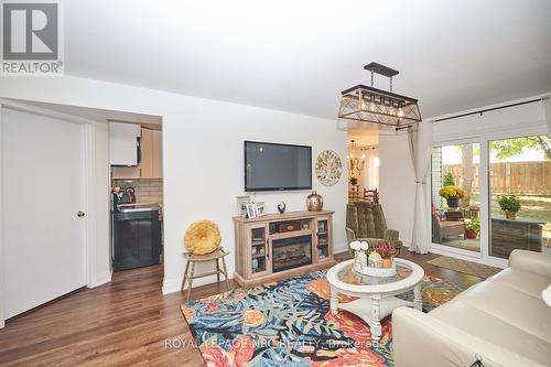 106 - 189 Dorchester Boulevard, St. Catharines (444 - Carlton/Bunting), ON - Indoor Photo Showing Living Room