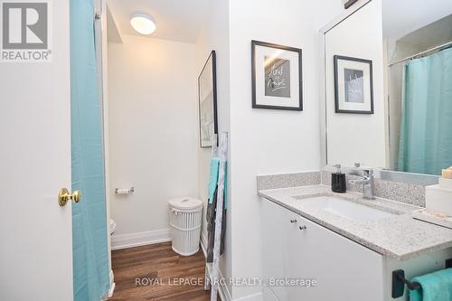 106 - 189 Dorchester Boulevard, St. Catharines (444 - Carlton/Bunting), ON - Indoor Photo Showing Bathroom