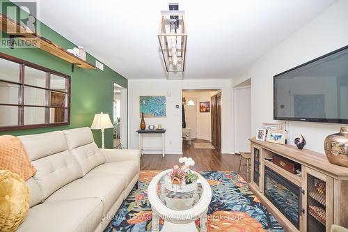 106 - 189 Dorchester Boulevard, St. Catharines (444 - Carlton/Bunting), ON - Indoor Photo Showing Living Room