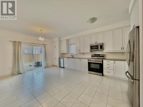 244 Barnett Drive, Shelburne, ON - Indoor Photo Showing Kitchen With Stainless Steel Kitchen