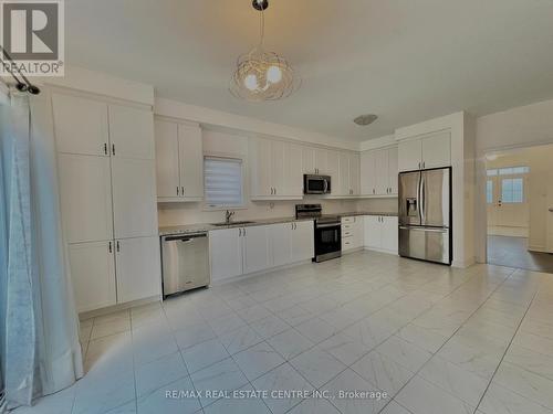 244 Barnett Drive, Shelburne, ON - Indoor Photo Showing Kitchen With Stainless Steel Kitchen