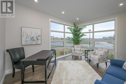 177 Middleton Avenue, London, ON - Indoor Photo Showing Living Room