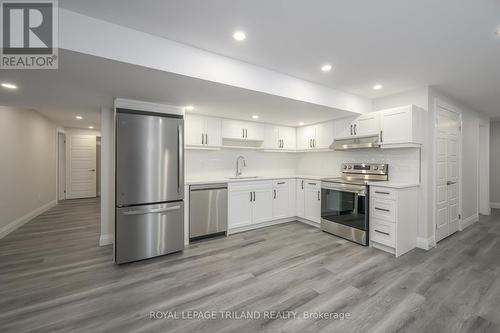 177 Middleton Avenue, London, ON - Indoor Photo Showing Kitchen