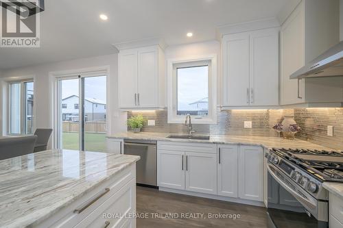 177 Middleton Avenue, London, ON - Indoor Photo Showing Kitchen With Upgraded Kitchen