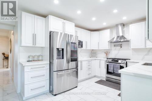 47 Butterfield Crescent, Whitby, ON - Indoor Photo Showing Kitchen With Stainless Steel Kitchen With Upgraded Kitchen