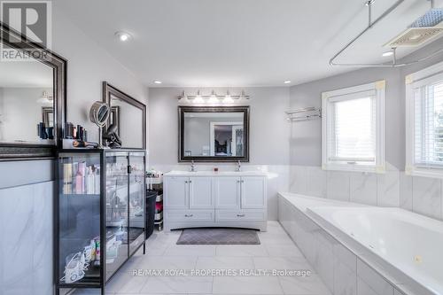 47 Butterfield Crescent, Whitby, ON - Indoor Photo Showing Bathroom