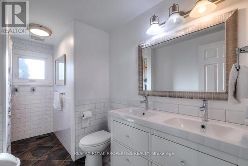 47 Butterfield Crescent, Whitby, ON - Indoor Photo Showing Bathroom